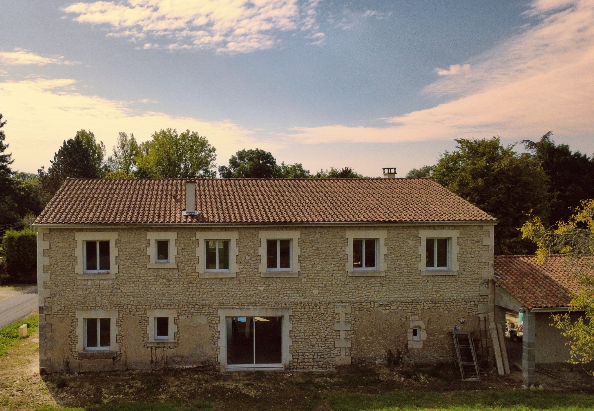 La Terre Vaine — façade