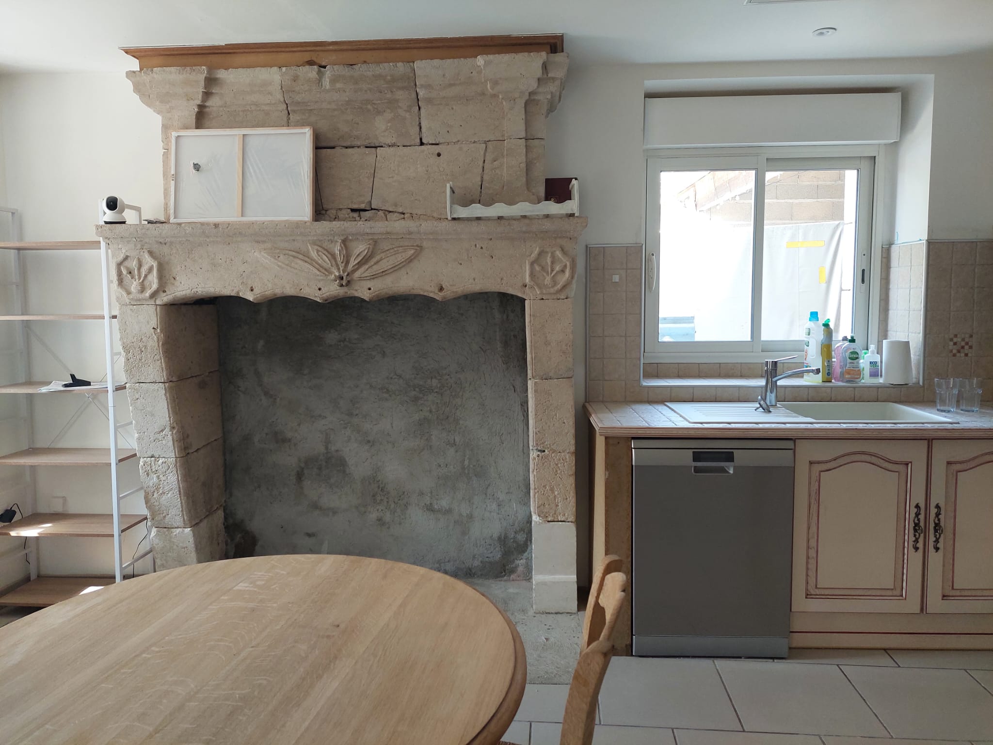 La Terre Vaine — kitchen-2